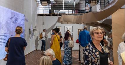 Meghosszabbítva: az irodalmi Nobel-díjas Krasznahorkai László kiállítása még több mint két hónapig látható Szentendrén