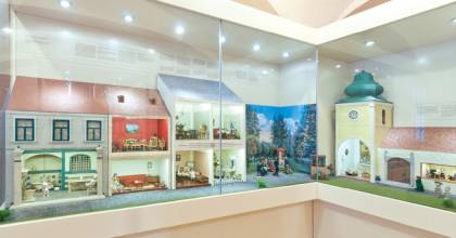 Díszes Társaság – A Moskovszky-gyűjtemény babái