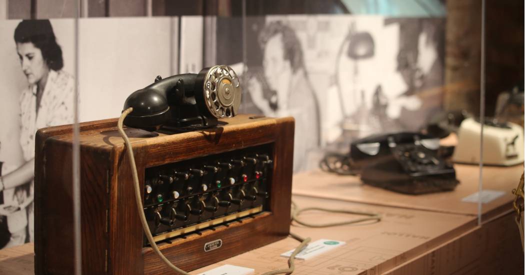 Halló? Halló! A telefonálás technika- és kultúrtörténete – a Kiscelli Múzeum legújabb időszaki tárlata