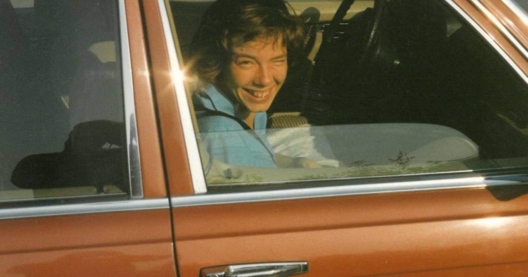 SÜLLYEDŐ KÉPEK. A Jelenarchívum dokumentumfilmje – Mesélj a személyes és családi fotóarchívumodról a Néprajzi Múzeum dokumentumfilmjében!