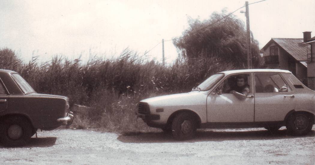 Tapssal csodát markolni – a Jelenarchívum és a Süllyedő képek