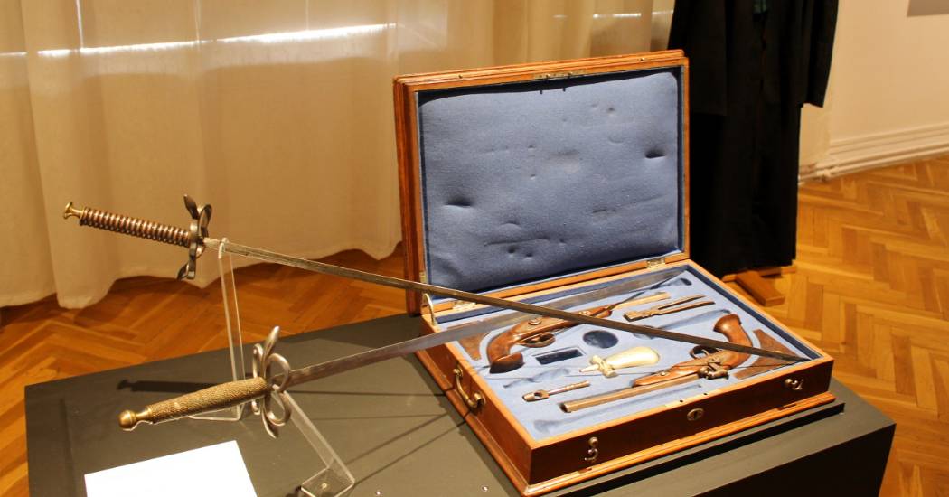 Betiltott párbajok és bűnügyi érdekességek – Új tárlat a szegedi Fekete házban