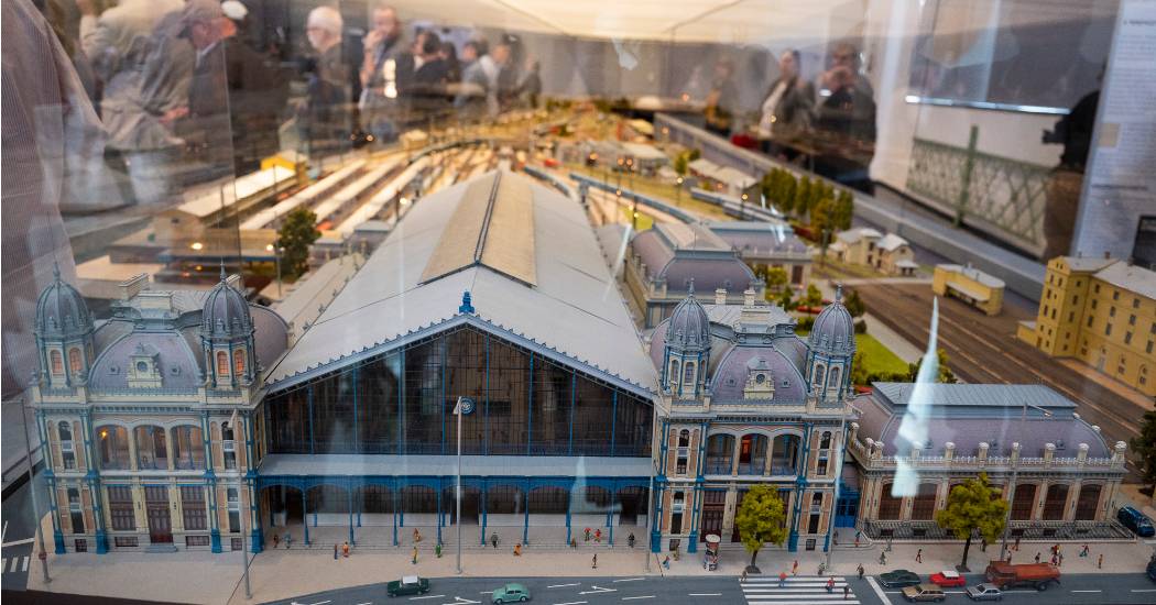 Nagyközönség előtt Szörényi Szabolcs terepasztala